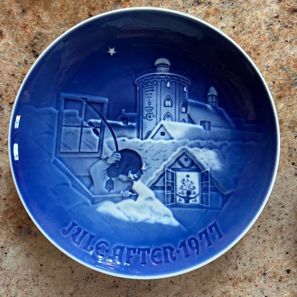 Bing & Grondahl Porcelain Vtg 1979 Christmas plate. Copenhagen Denmark